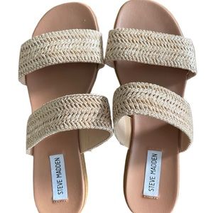 🩴 Steve Madden Sandal - Size 8.5 🩴